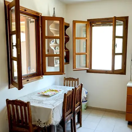 בית נופש Mansion Kalypso האלקי